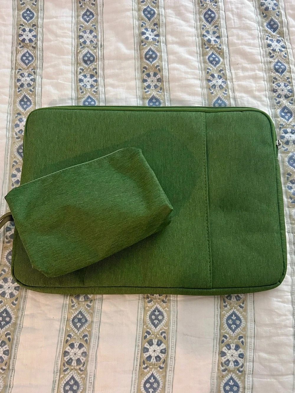 Green 14-15” Laptop case sleeve bag w/ pouch
